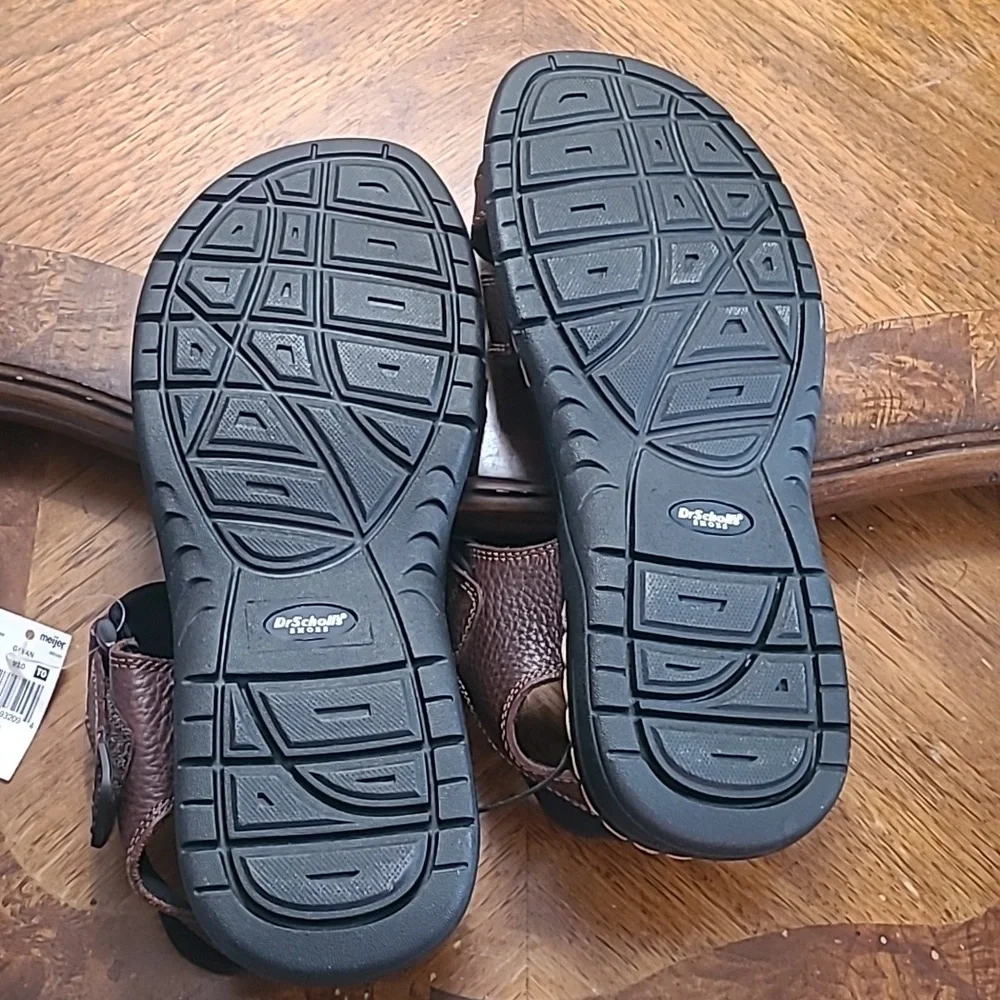 New with tags! Dr Scholls Gavan Mens 10 Brown leather sandals